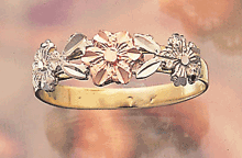 Image of TRI COLOR GOLD FLOWER RING - Size 05